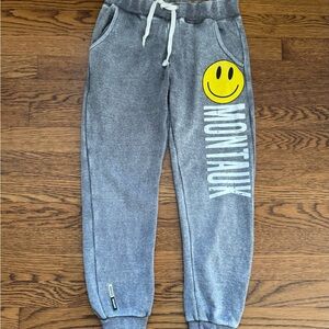 Vintage Havana Unisex Montauk Smiley Cozy Gray Fleece Joggers. Size Medium.
